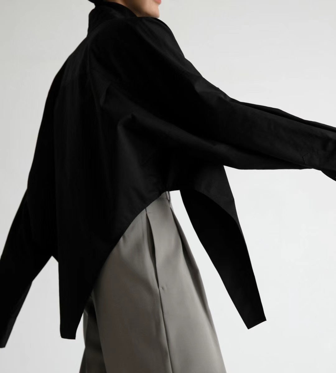 V SHAPE OVERSIZE SHIRT