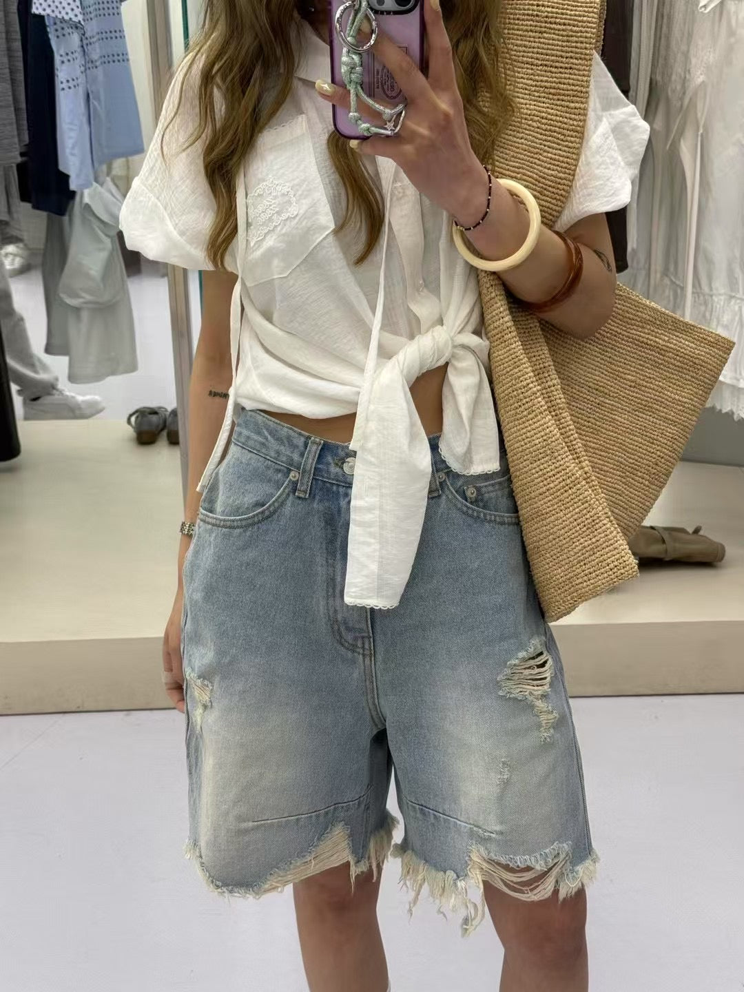 FRAYED HEMS WORN-IN DENIM SHORTS