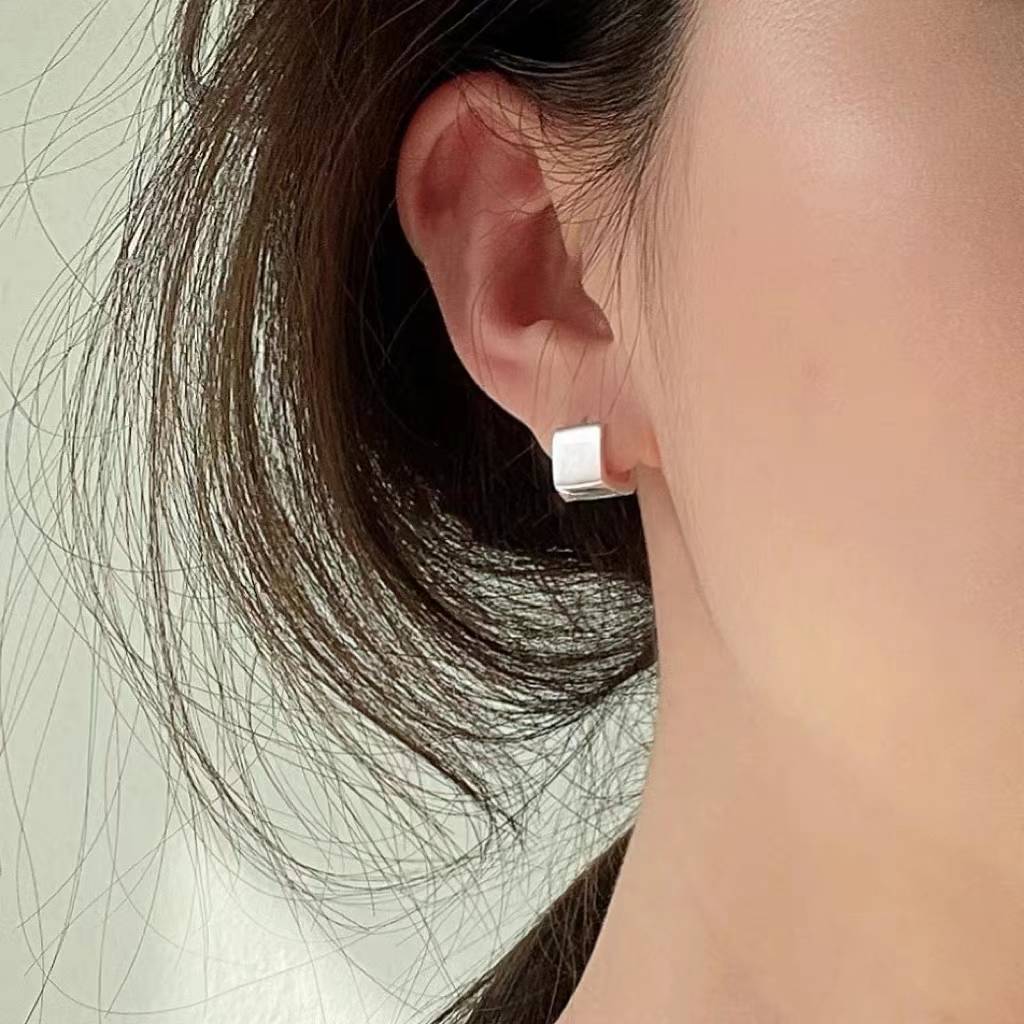 925 THICK SQUARE EARRINGS