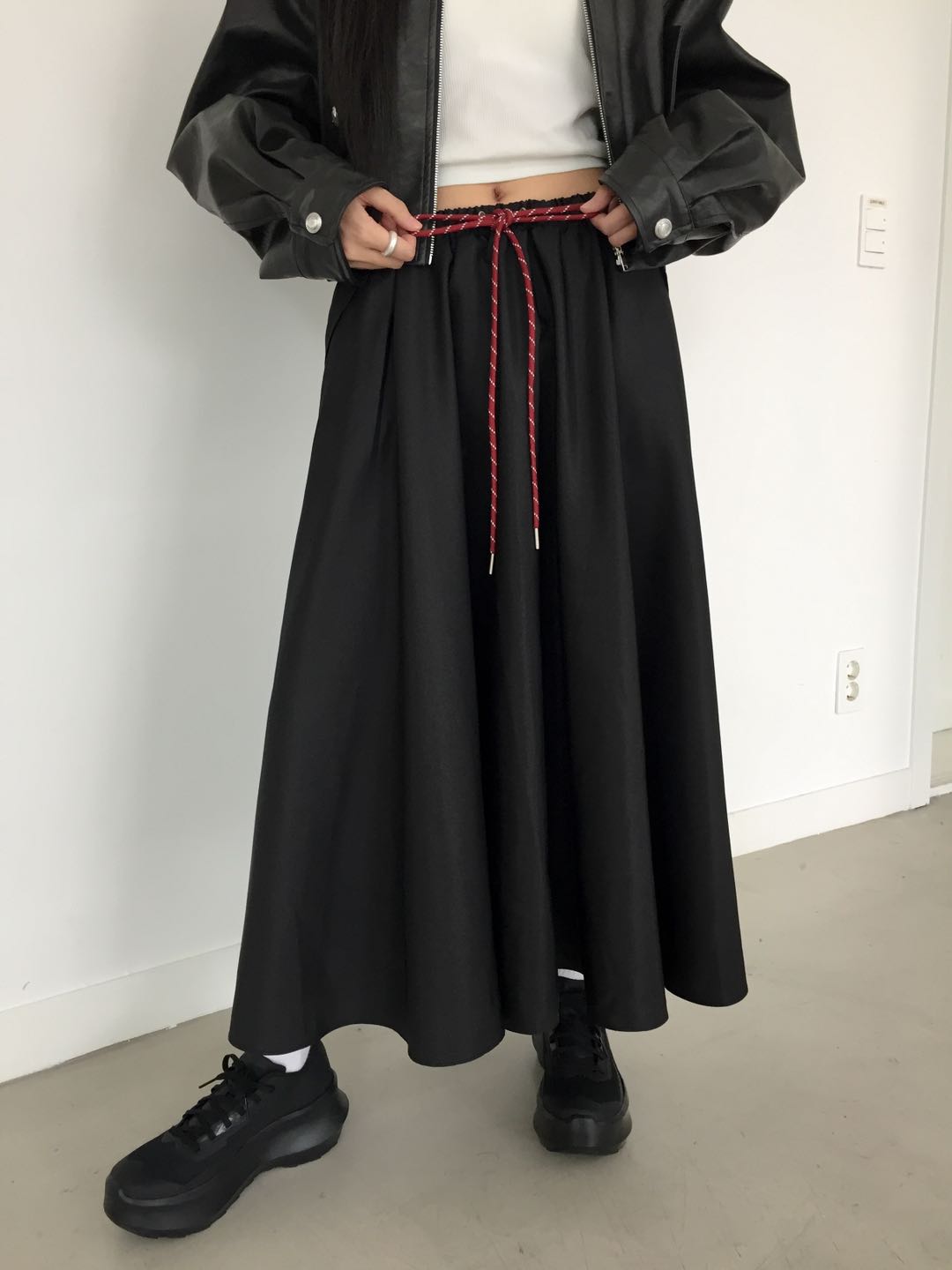DRAWSTRING NYLON SKIRT