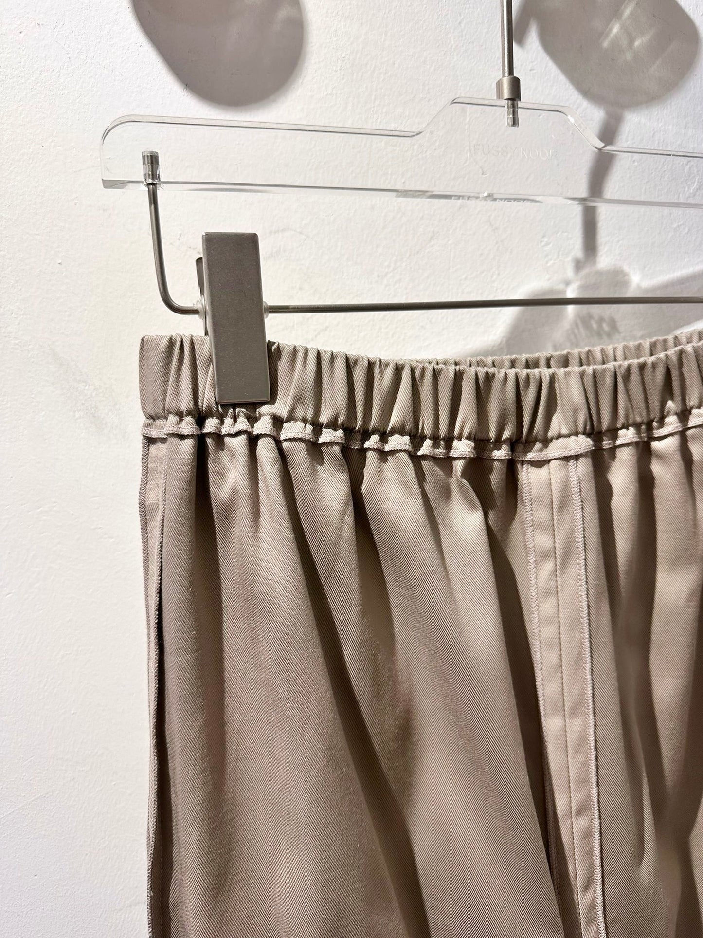 • FUSSY MADE • 2WAY SLENDER SKIRT - DUSKY TAUPE