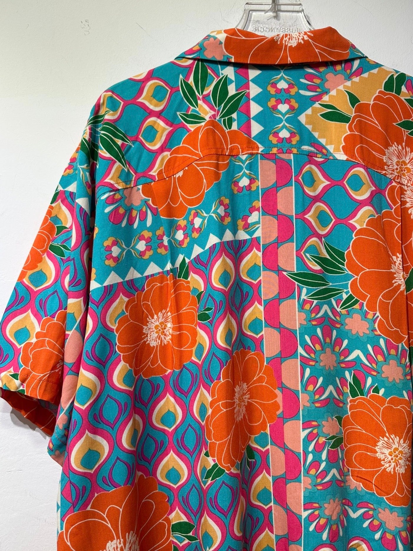 • FUSSY MADE • VIBRANT TROPICAL FLORAL SHIRT