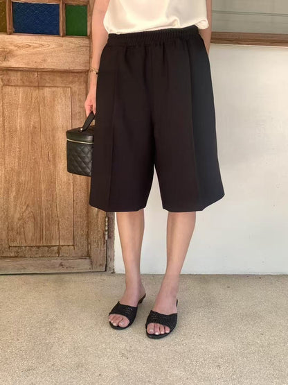 HALF LENGTH STRAIGHT CUT SHORTS