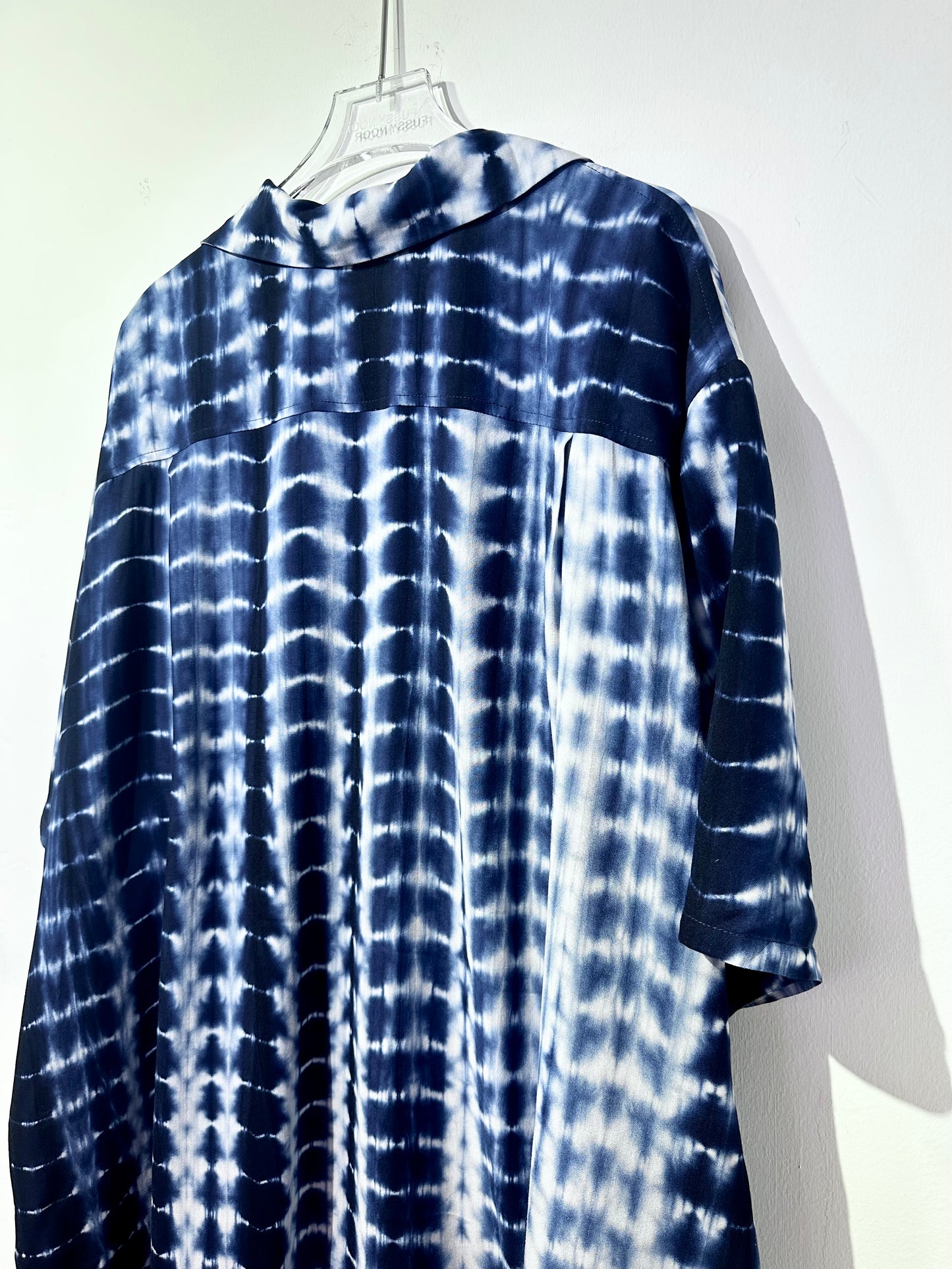 • FUSSY MADE • BLUE TIE DYE SHIBORI PRINTED SHIRT