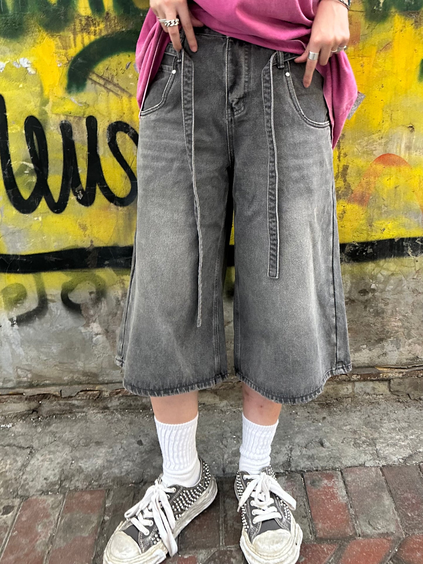 BELTED WASH DENIM JORTS