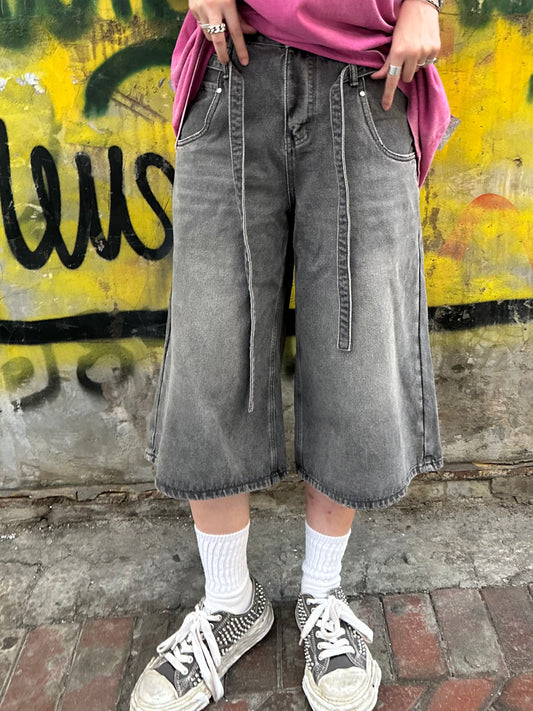 BELTED WASH DENIM JORTS