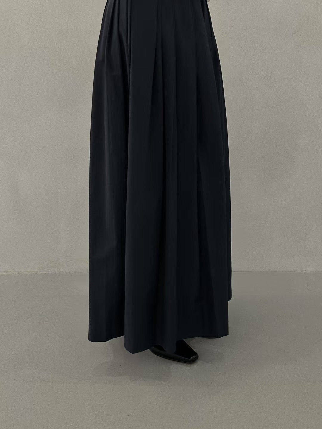 DOUBLE FOLD PLEATED SKIRT