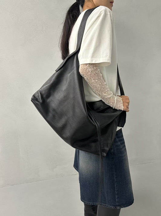 SLOUCHY LEATHER SHOULDER BAG