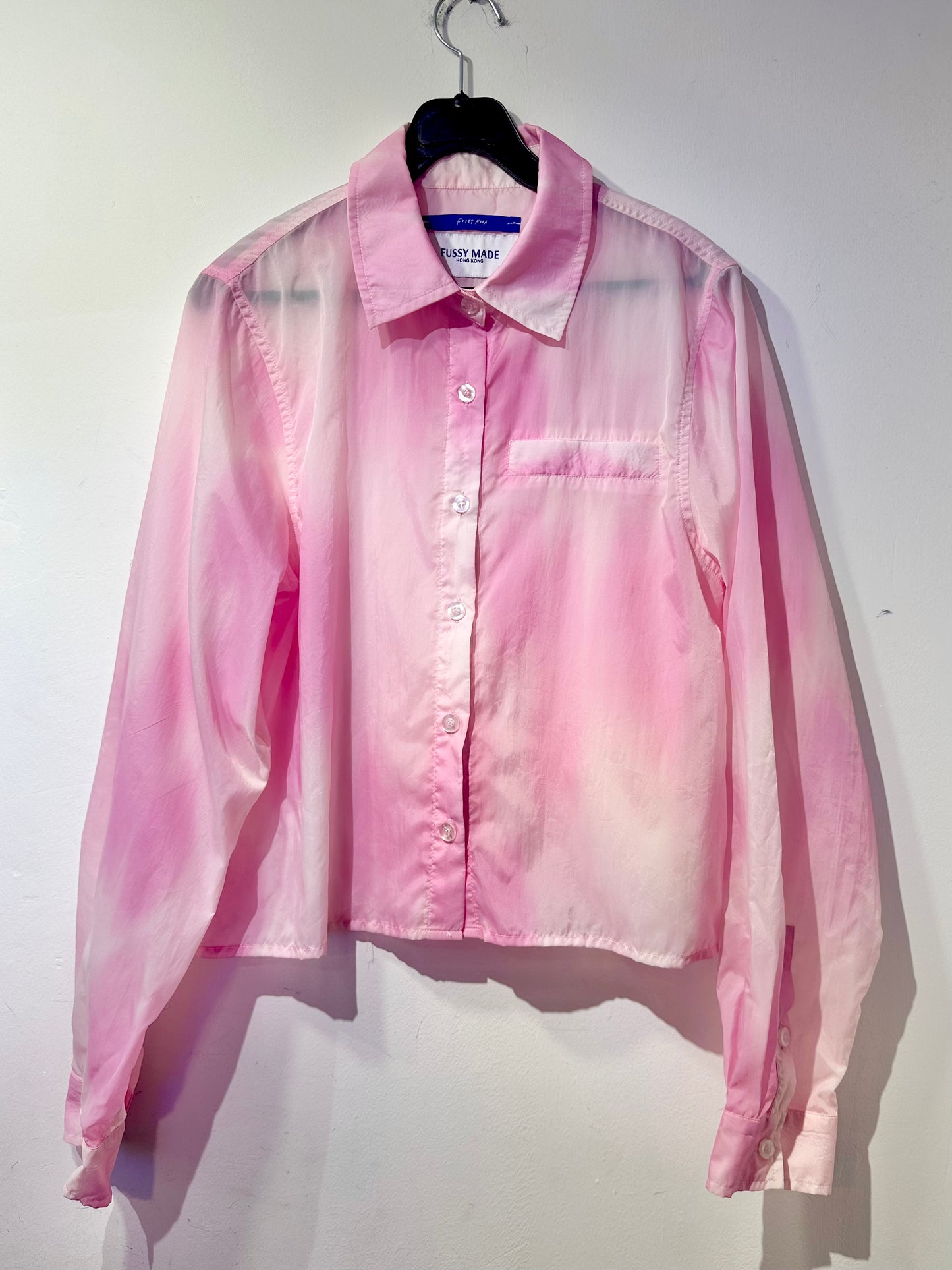 • FUSSY MADE • BUBBLEGUM WEIGHTLESS CROPPED SHIRT