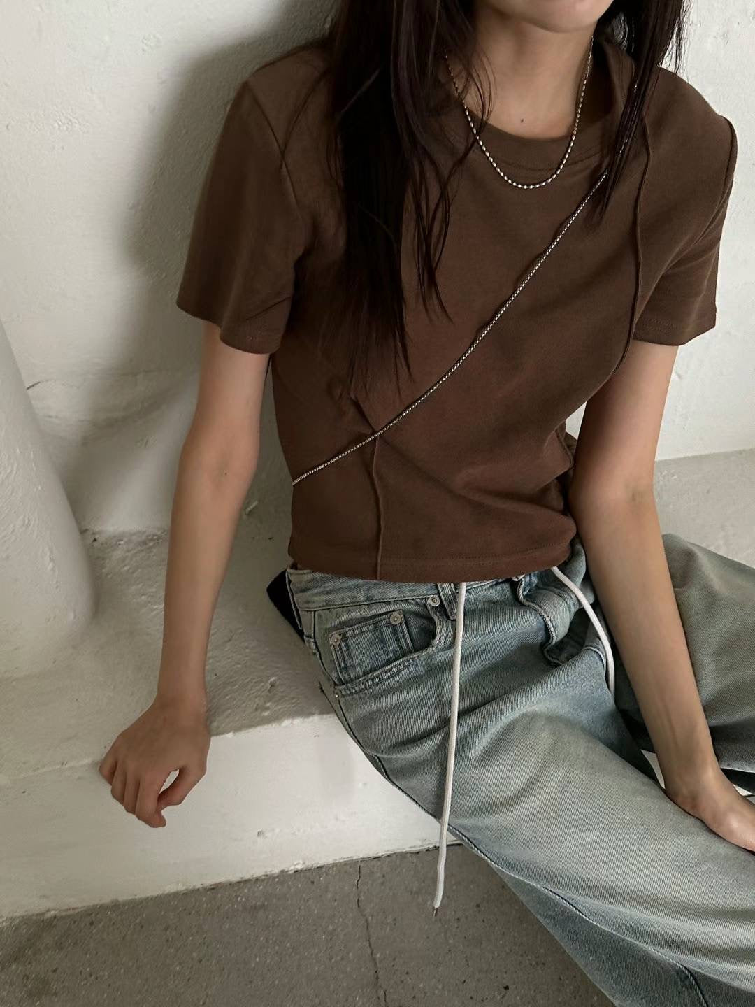 FRONT DOUBLE SEAM CROP TEE