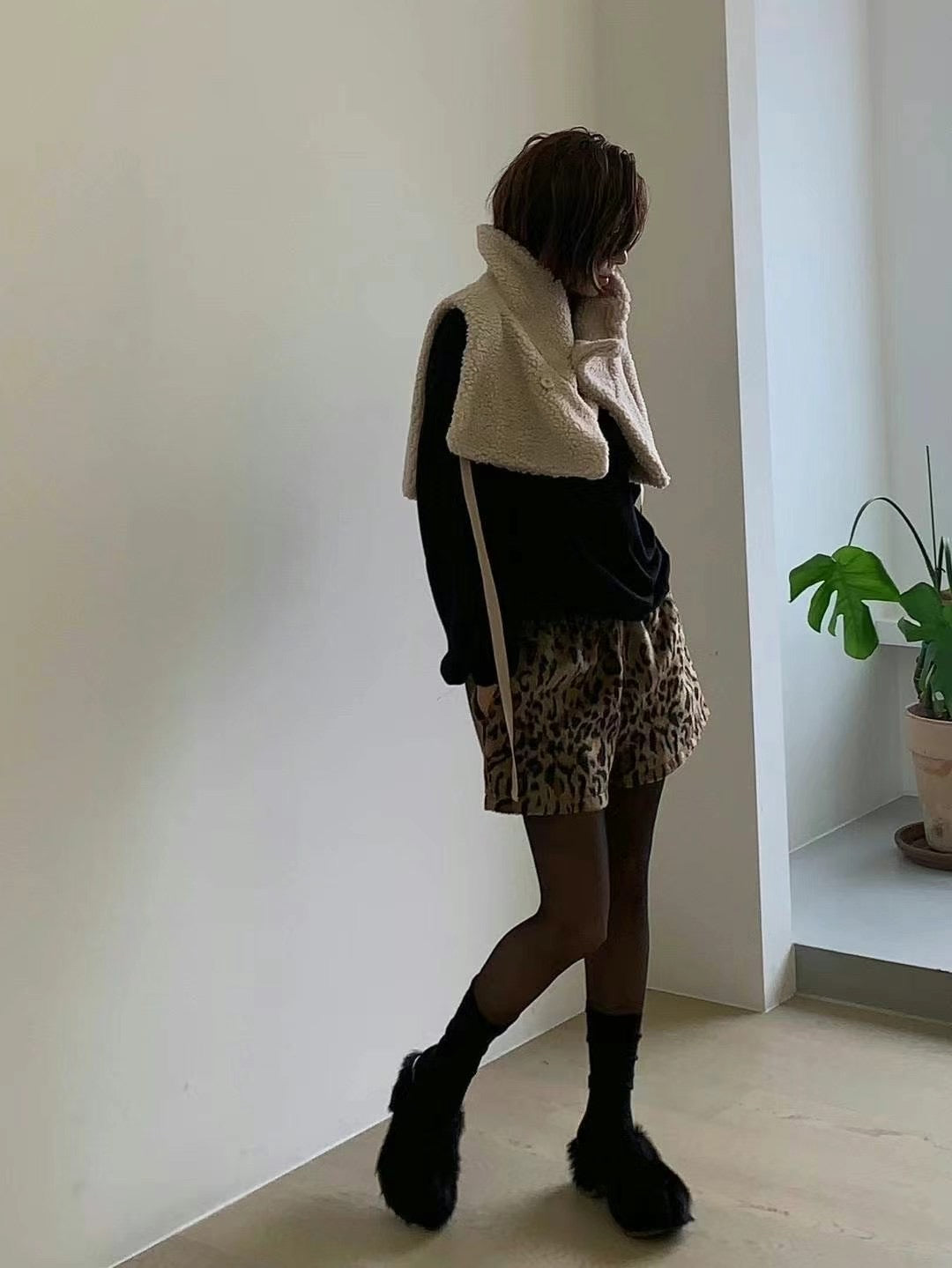 FLUFFY COLLARED SHAWL