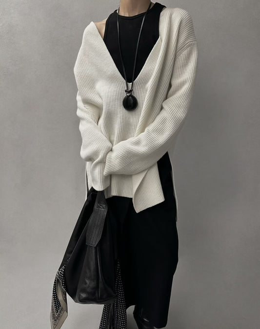 RELAXED DEEP V KNIT PULLOVER