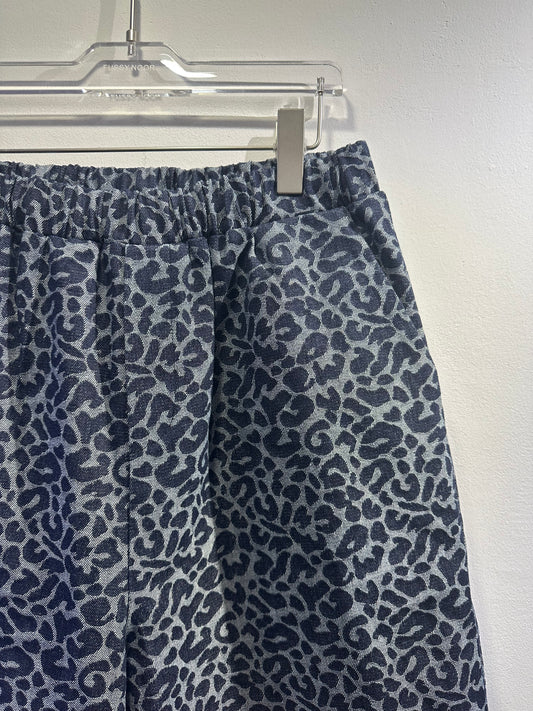 • FUSSY MADE • RELAXED CHINO SHORTS