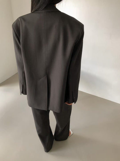 DOUBLE BREASTED STRUCTURED BLAZER