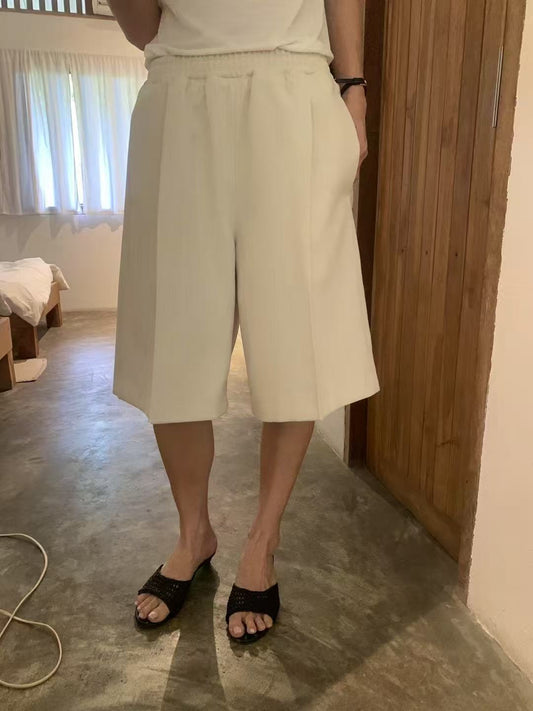 HALF LENGTH STRAIGHT CUT SHORTS