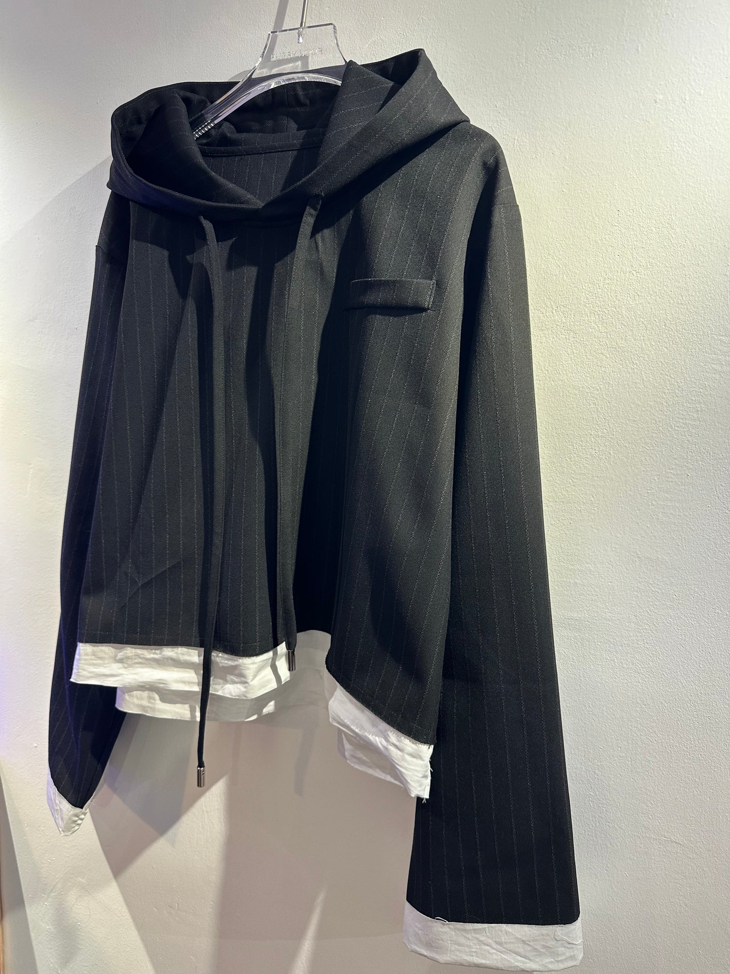 • FUSSY MADE • PINSTRIPE HOODED BLOUSE