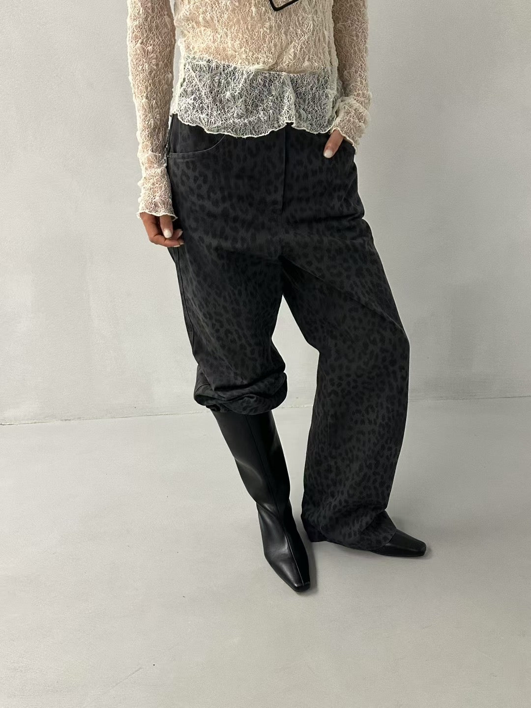 STYLISH LEOPARD PATTERN JEANS