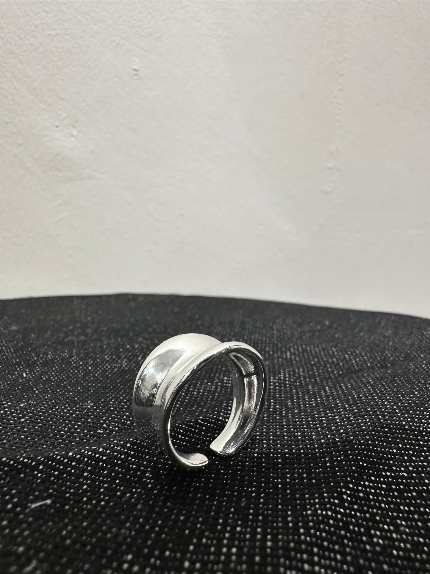 925 CHUNKY MID DENT RING