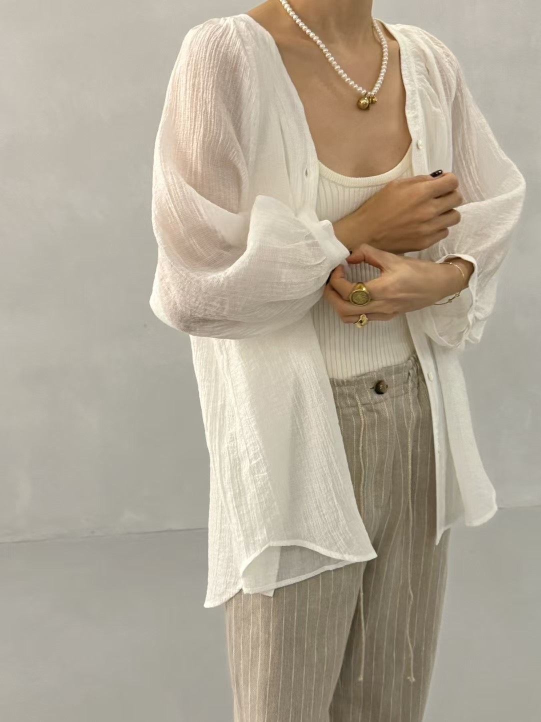 V NECK STRAIGHT GRAIN SHIRT