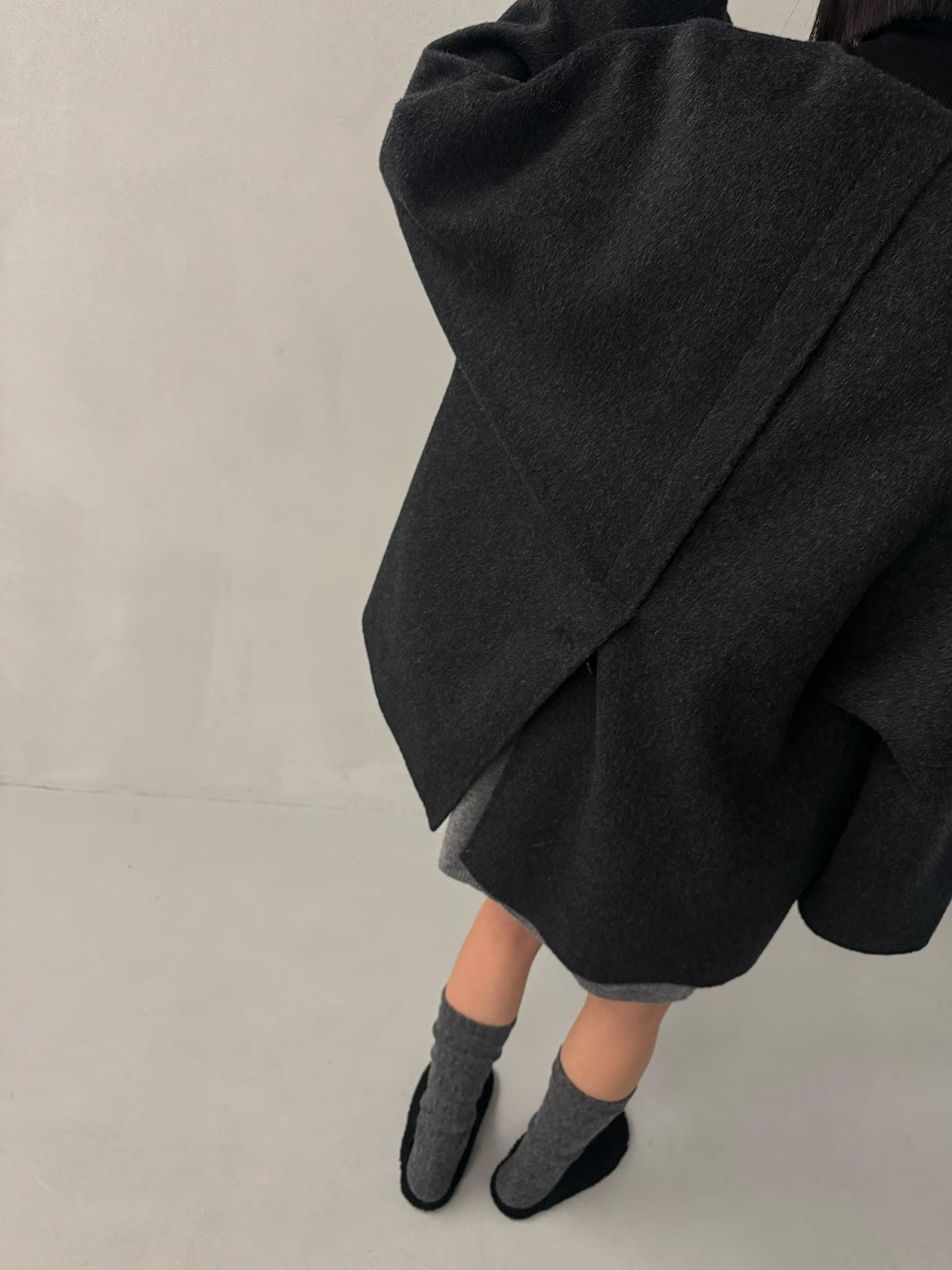 SINGLE-FASTEN WOOL COAT
