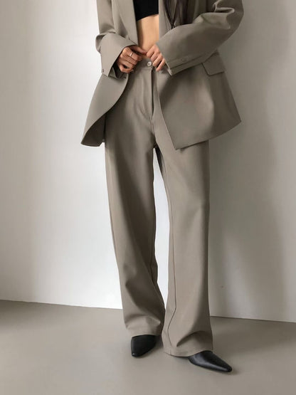 DOUBLE BREASTED STRUCTURED BLAZER