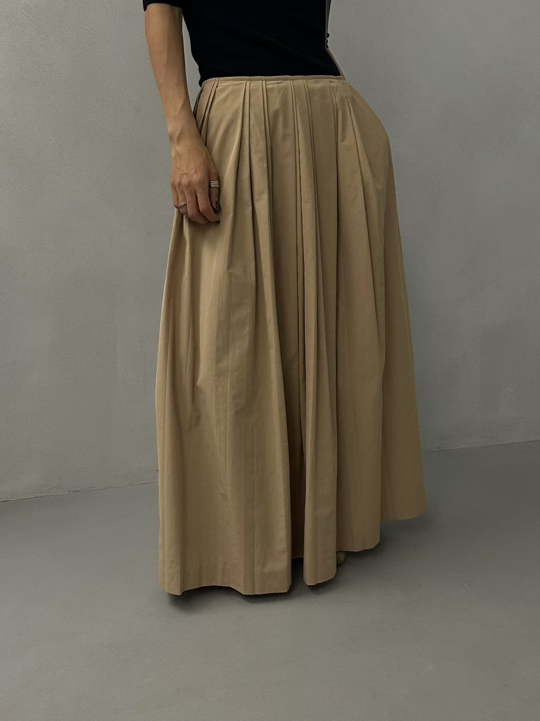 DOUBLE FOLD PLEATED SKIRT