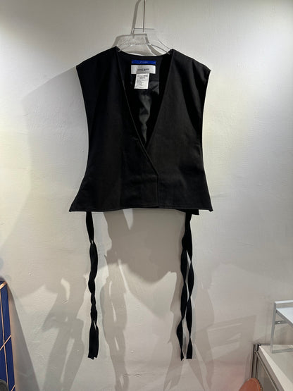 • FUSSY MADE • STRAPPED LAYERING VEST - BLACK