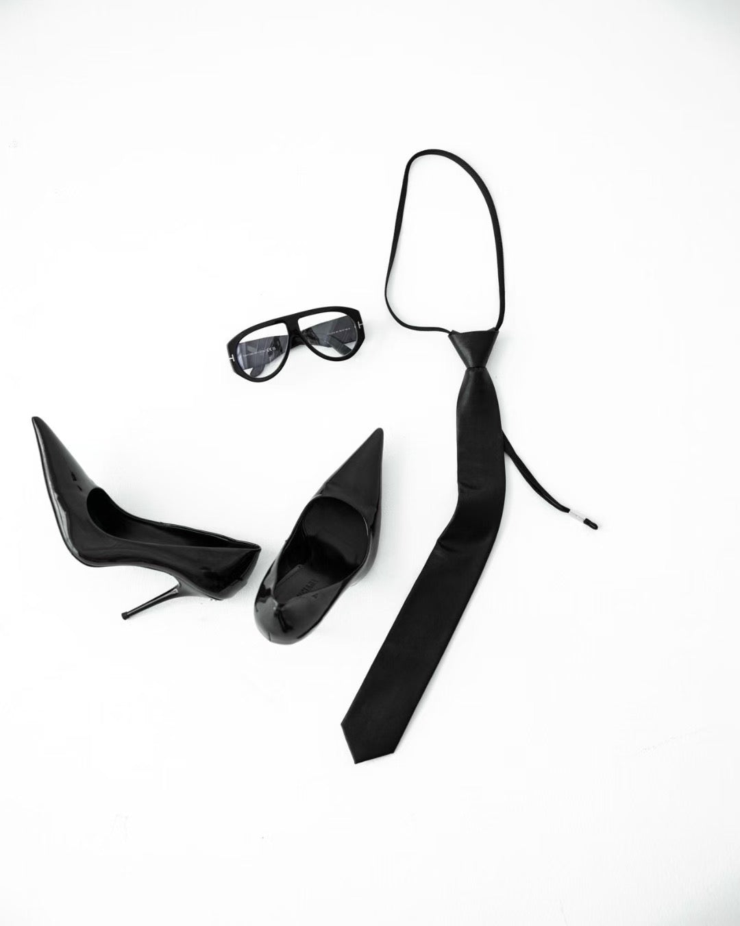 STYLISH EFFORTLESS TIE