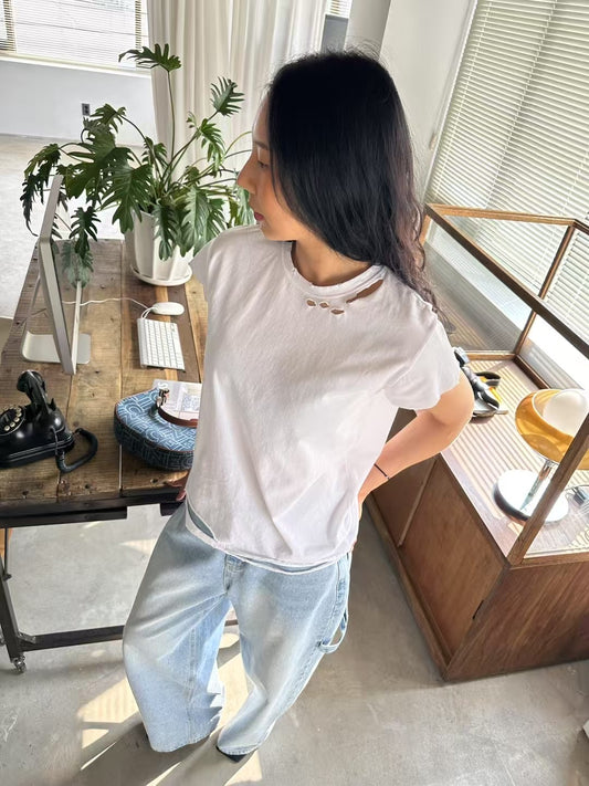 DISTRESSED EDGY ESSENCE TEE