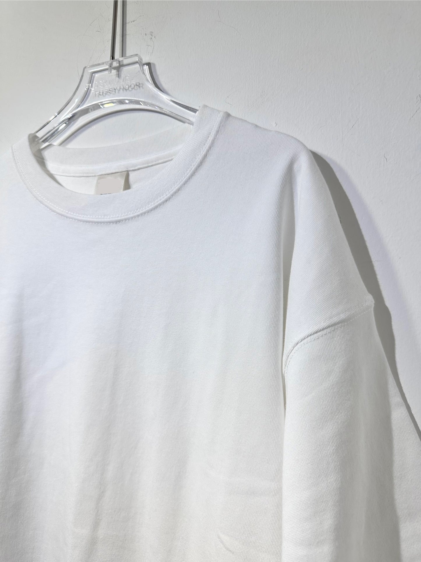 TEXTURED SEAMLESS TEE