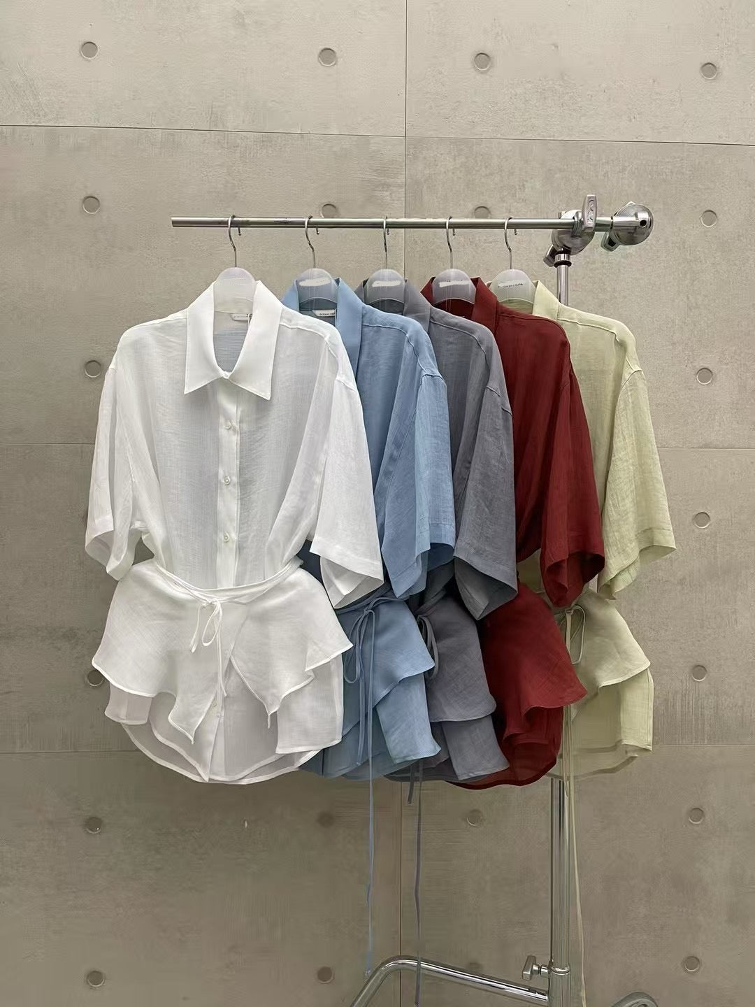 FLOWY WAIST STRAP SHIRT