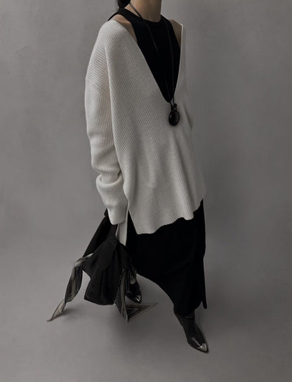 RELAXED DEEP V KNIT PULLOVER