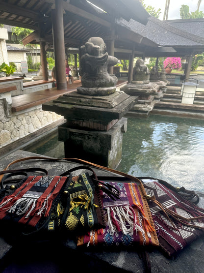 HANDWOVEN RETRO TASSEL SUEDE CROSSBODY BAG