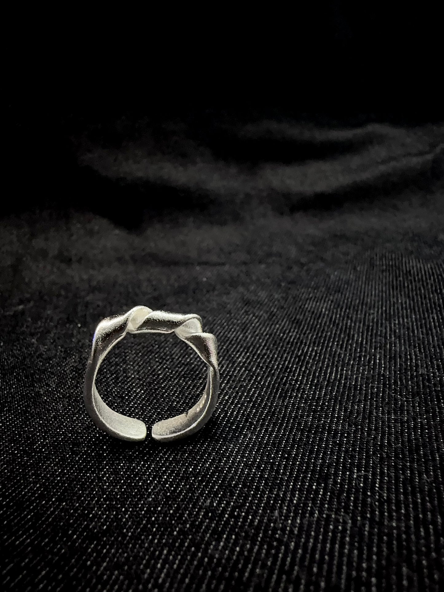 925 MATTE FINISH TWIST RING