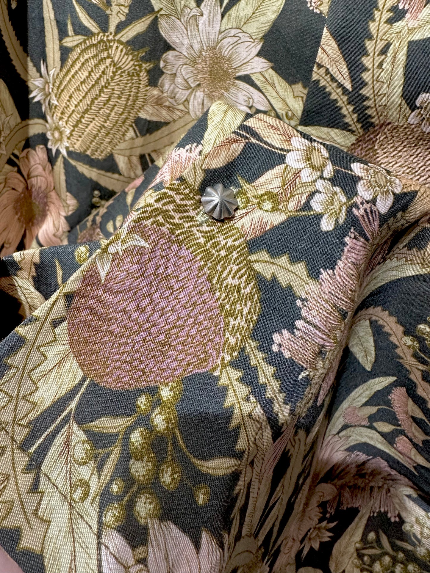 • FUSSY MADE • GOLDEN HAWK PROTEA SHIRT - SHORT SLEEVES