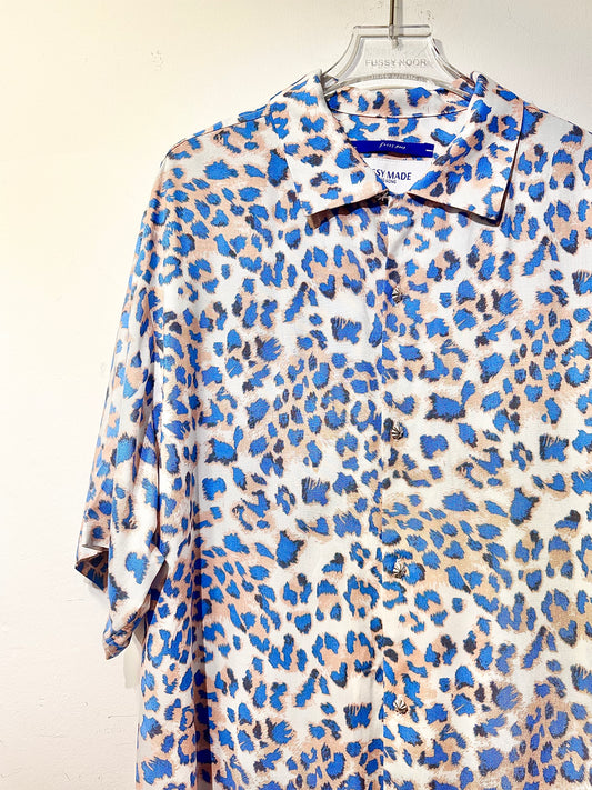 • FUSSY MADE • STRIKING LEOPARD PRINTED SHIRT - BLUE HUE