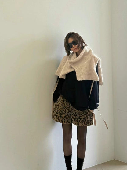 FLUFFY COLLARED SHAWL