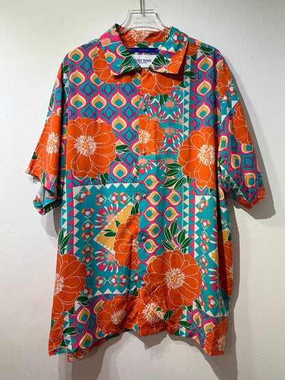 • FUSSY MADE • VIBRANT TROPICAL FLORAL SHIRT