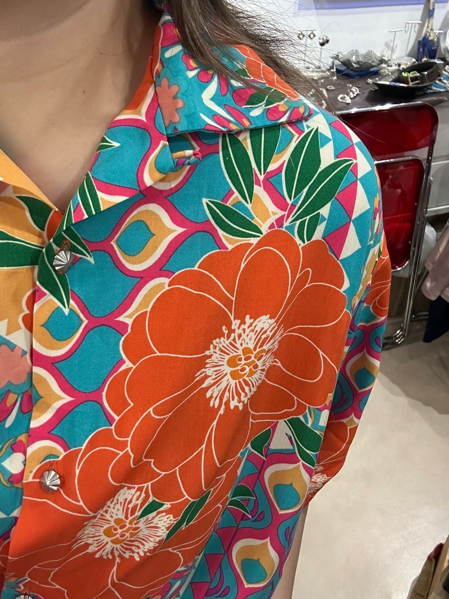 • FUSSY MADE • VIBRANT TROPICAL FLORAL SHIRT