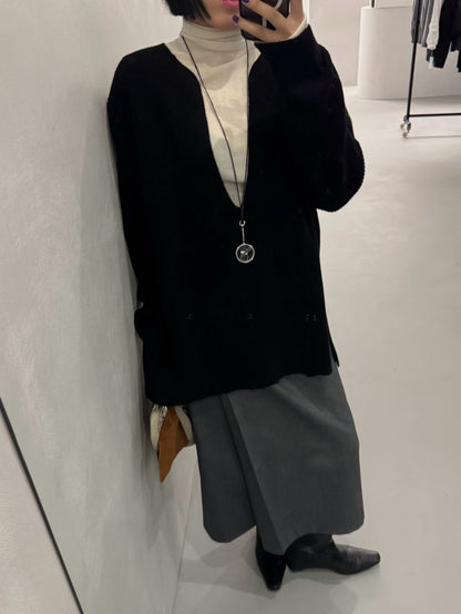 RELAXED DEEP V KNIT PULLOVER