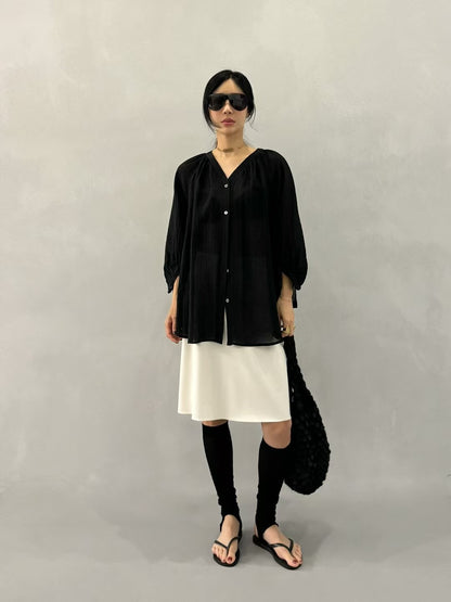 V NECK STRAIGHT GRAIN SHIRT