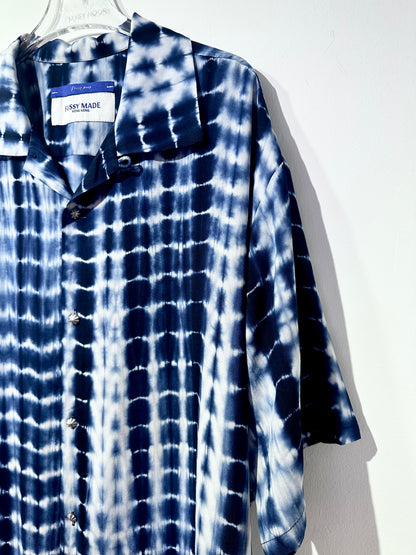 • FUSSY MADE • BLUE TIE DYE SHIBORI PRINTED SHIRT