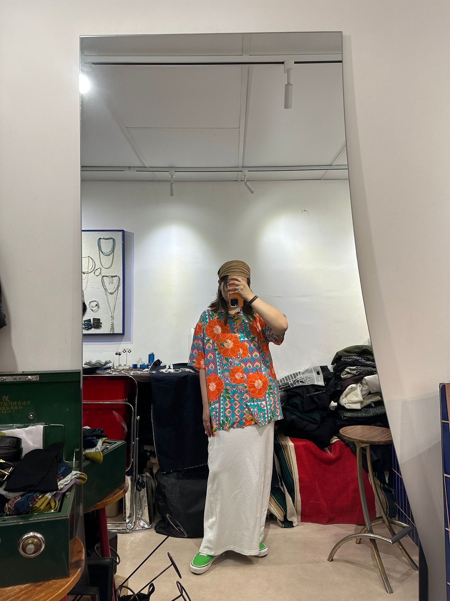• FUSSY MADE • VIBRANT TROPICAL FLORAL SHIRT