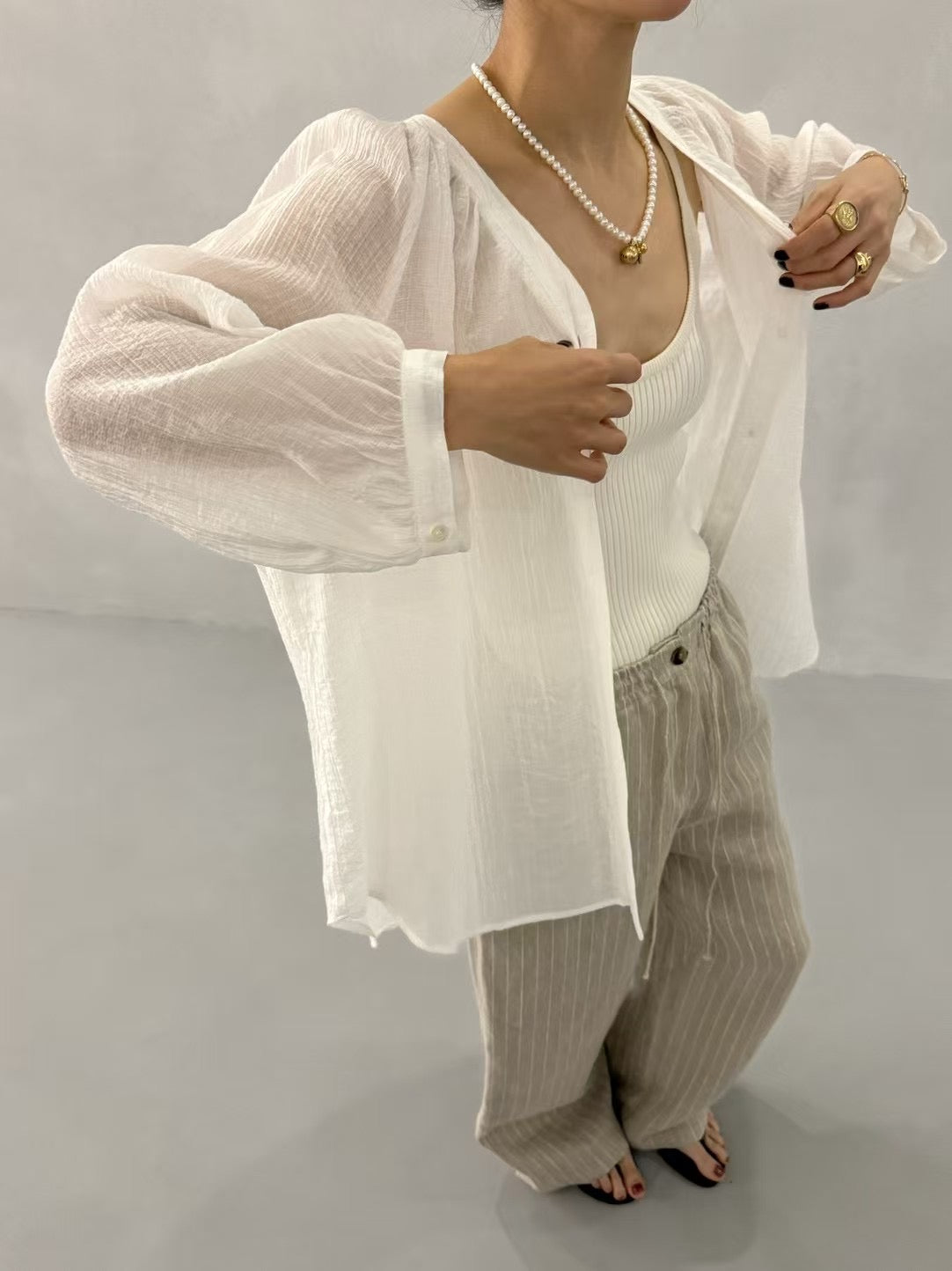 V NECK STRAIGHT GRAIN SHIRT