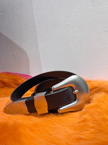 CHROME BUCKLE LEATHER BELT