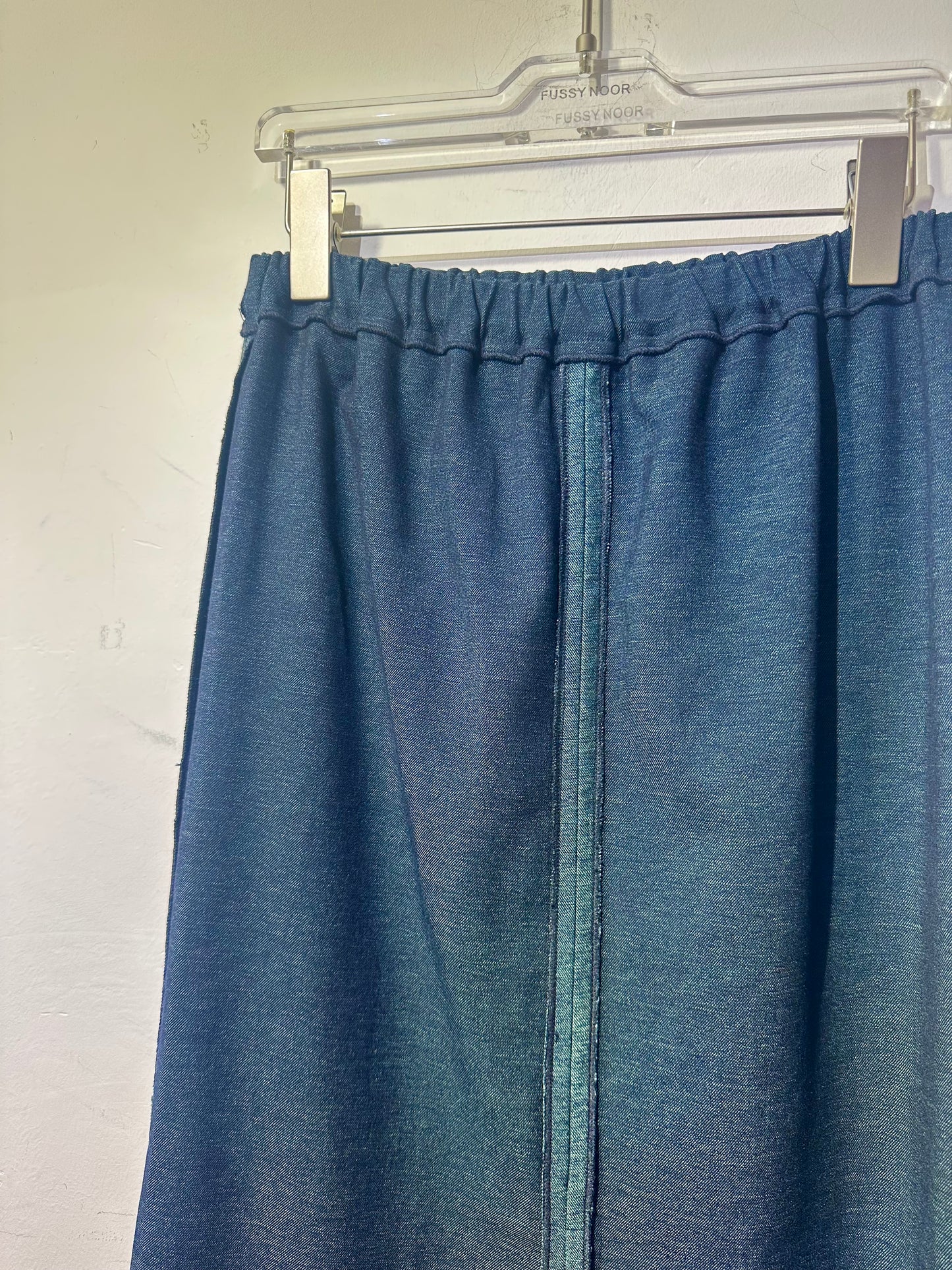 • FUSSY MADE • IMITATION DENIM SLENDER SKIRT