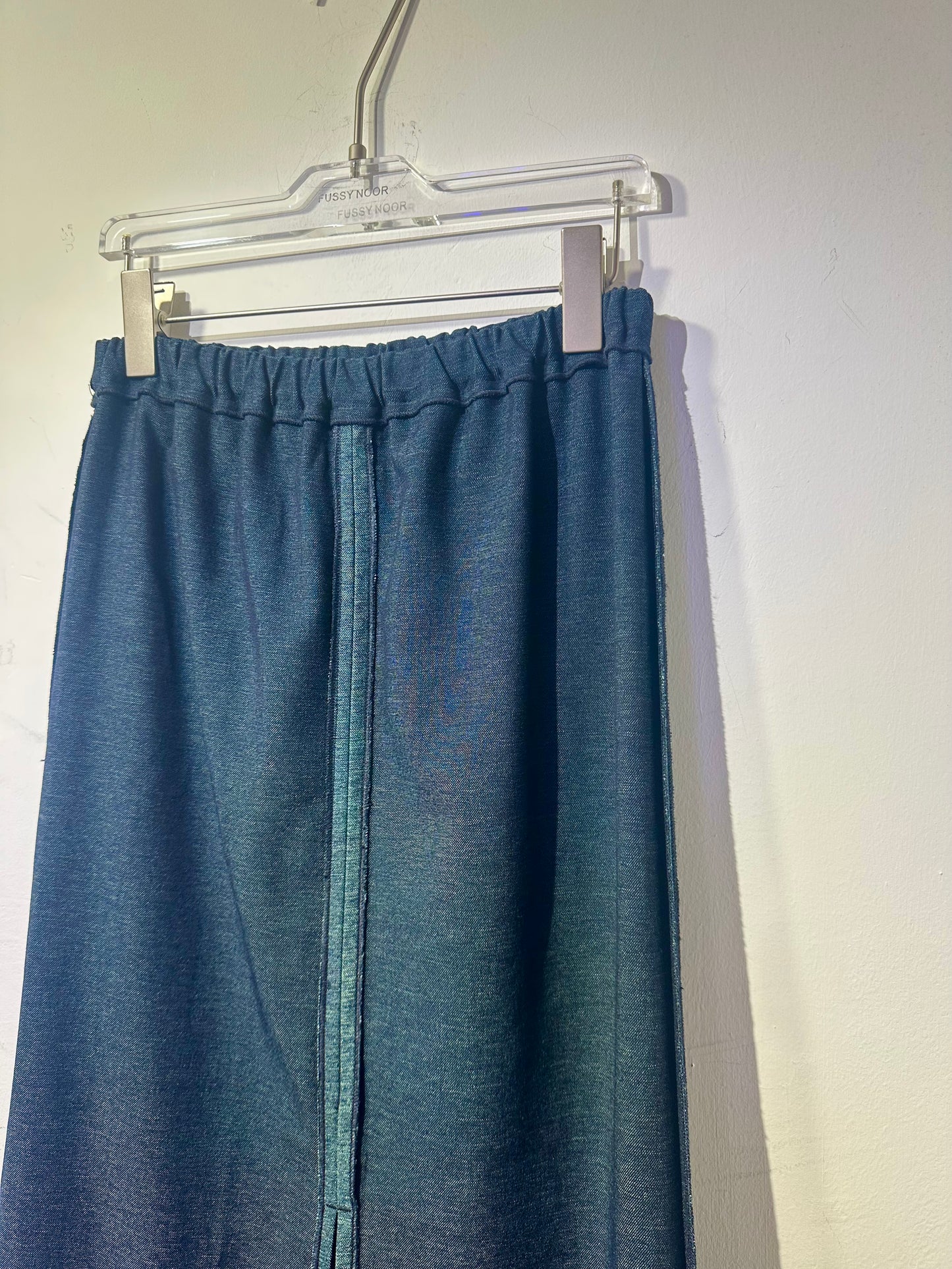 • FUSSY MADE • IMITATION DENIM SLENDER SKIRT