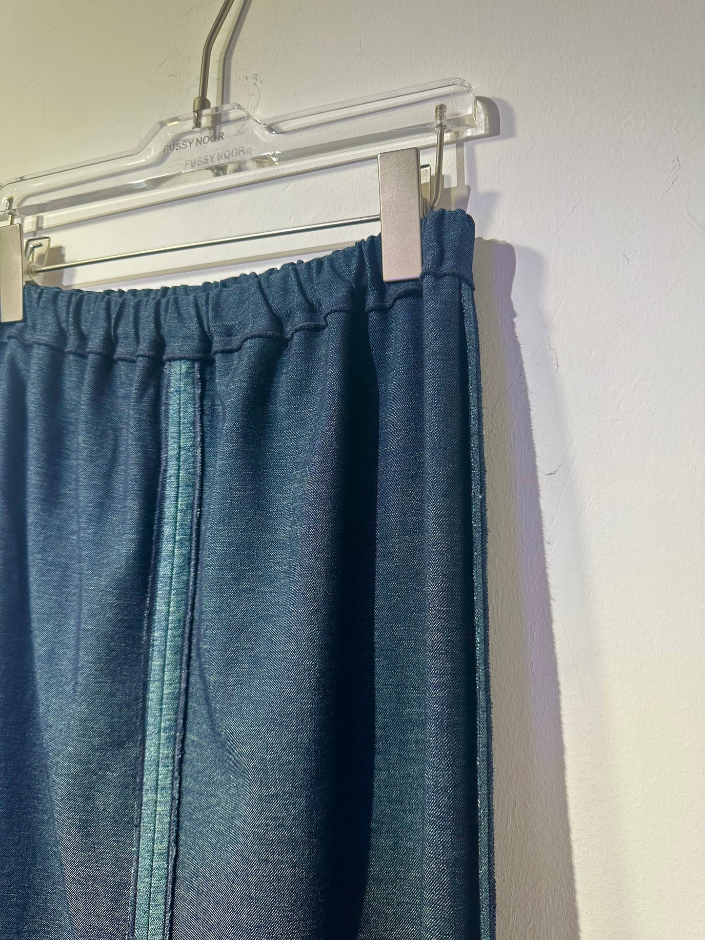 • FUSSY MADE • IMITATION DENIM SLENDER SKIRT