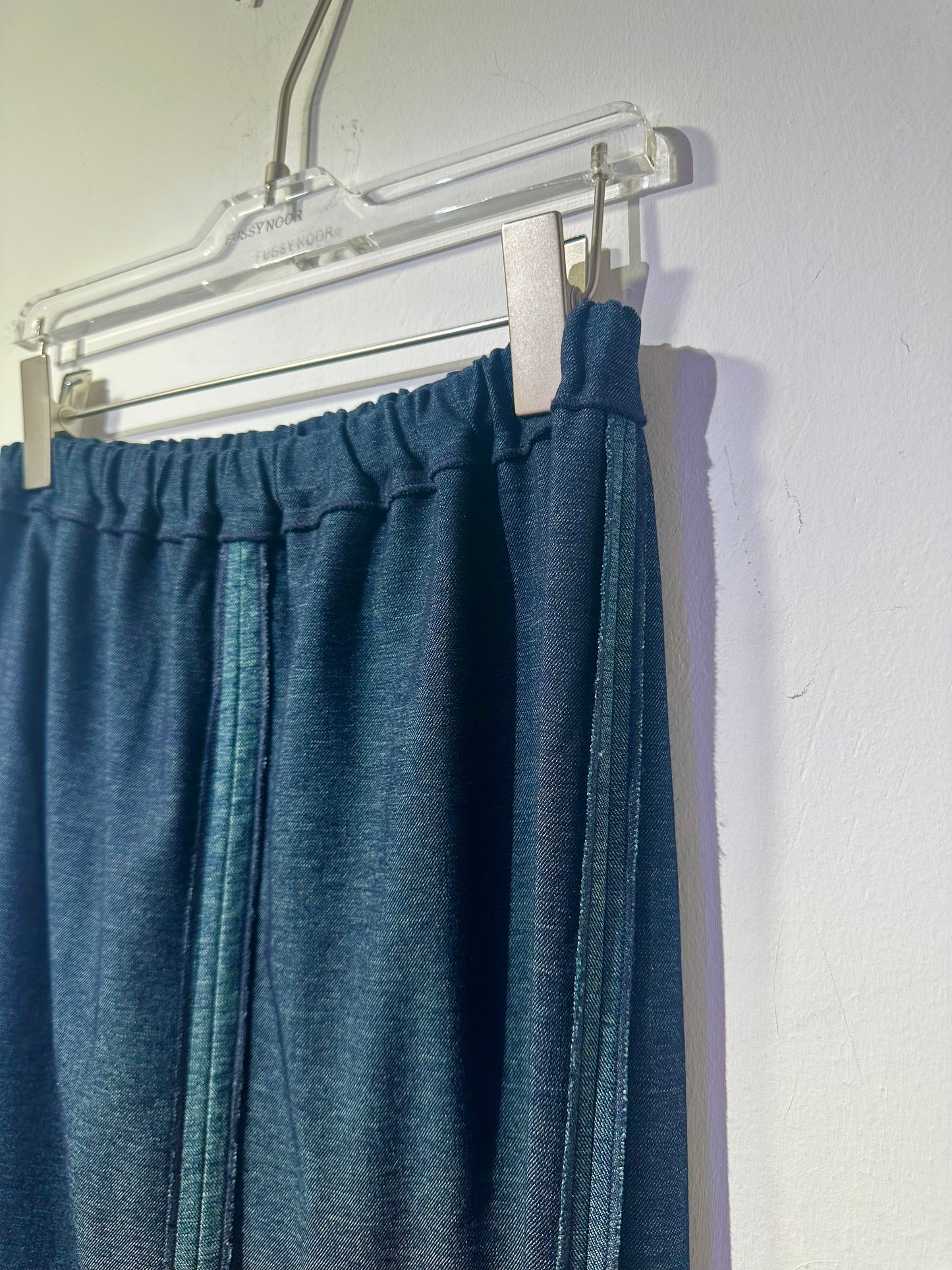 • FUSSY MADE • IMITATION DENIM SLENDER SKIRT