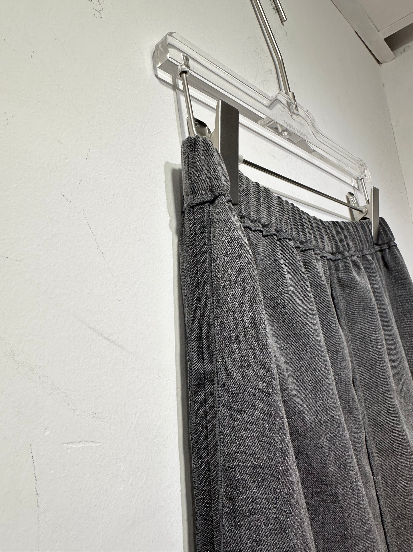 • FUSSY MADE • IMITATION DENIM SLENDER SKIRT